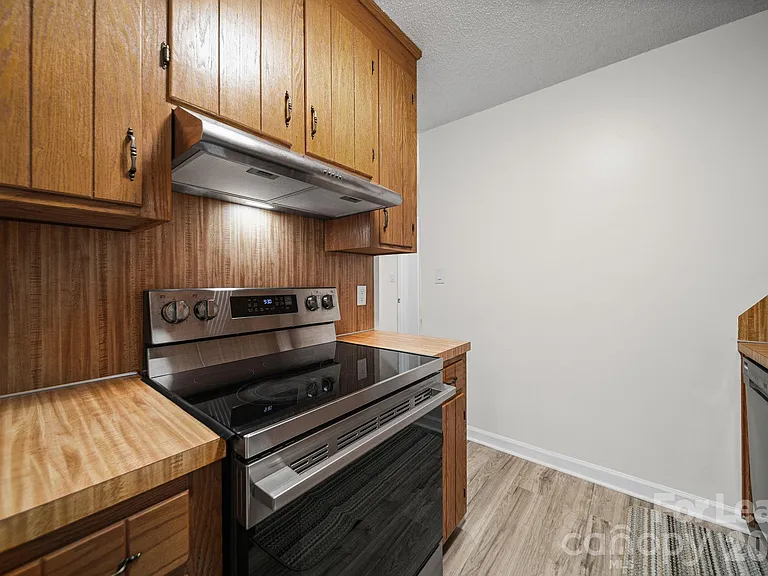 1110 Chandler Dr — Photo 7