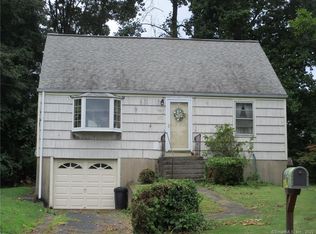 160 Boroskey Rd, Fairfield, CT 06824