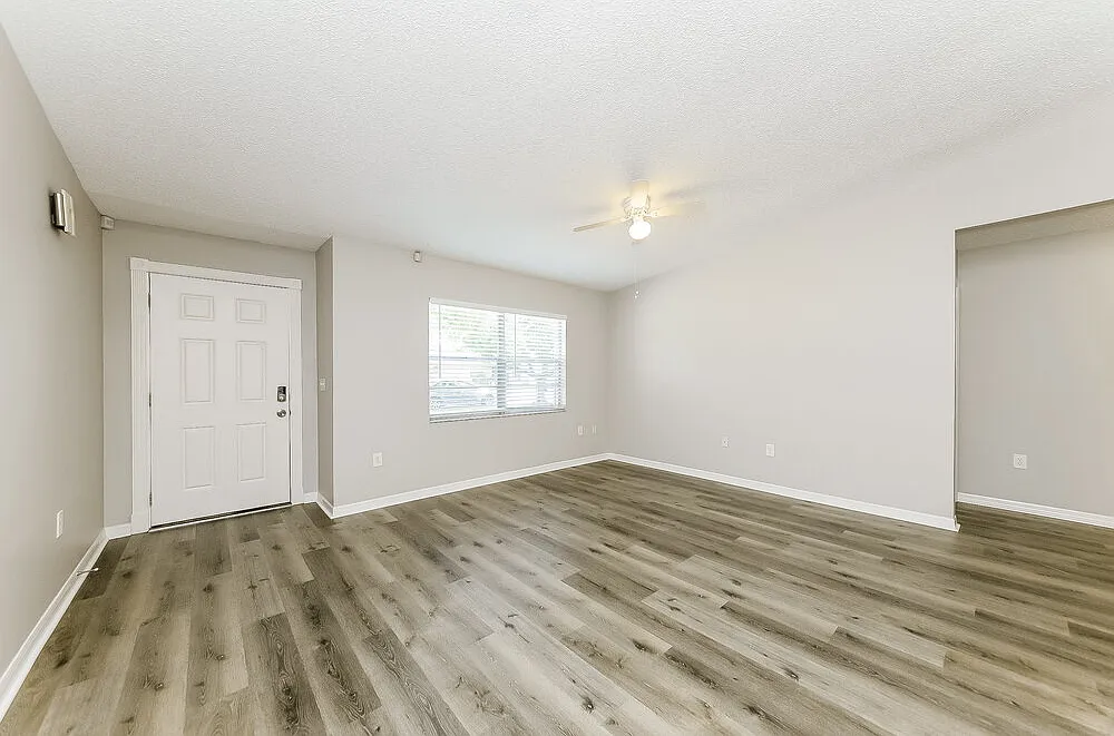 3 bed, 2.0 bath, 1410 sqft, $1,990 — Photo 4