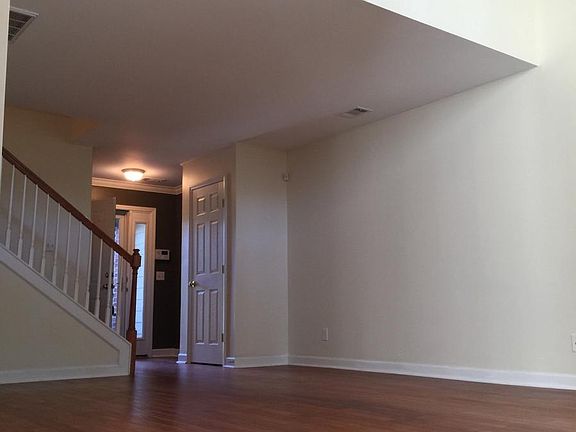 4th image of 619 Heath Pl
