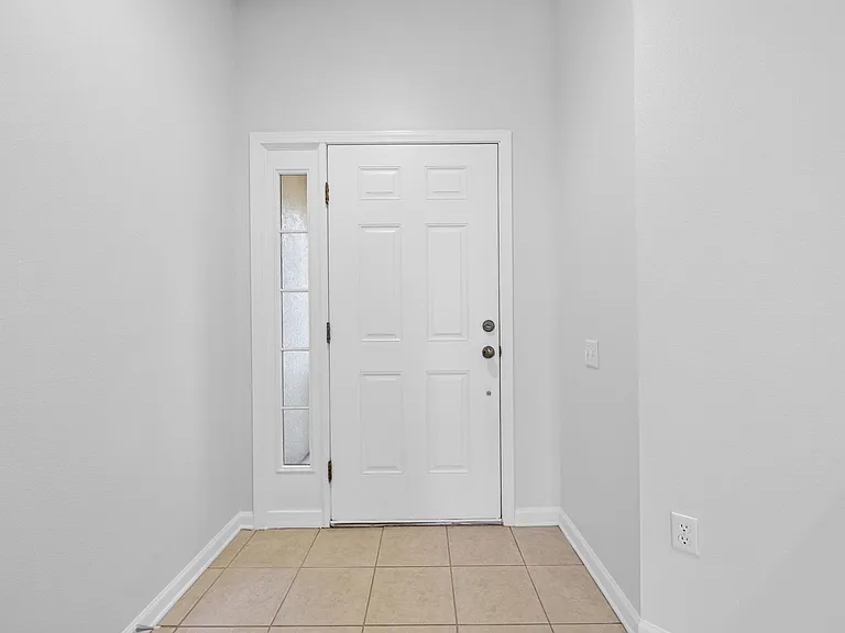4979 Pond Ridge Dr — Photo 4
