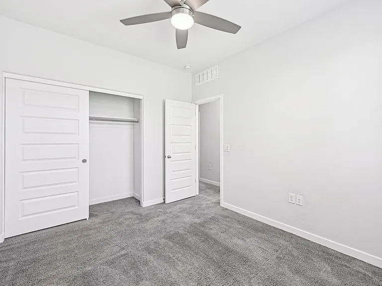 Baseline on 16 — Photo 43