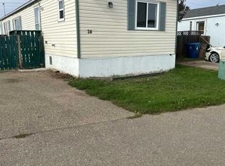 28 Maple Dr W, Brooks, AB T1R 1H8