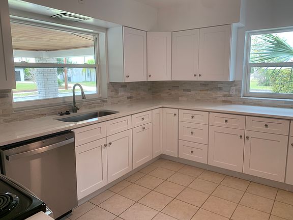 3rd image of 100 E Smith St