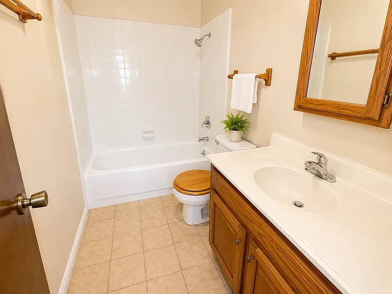 400 Hallmark Dr — Photo 35