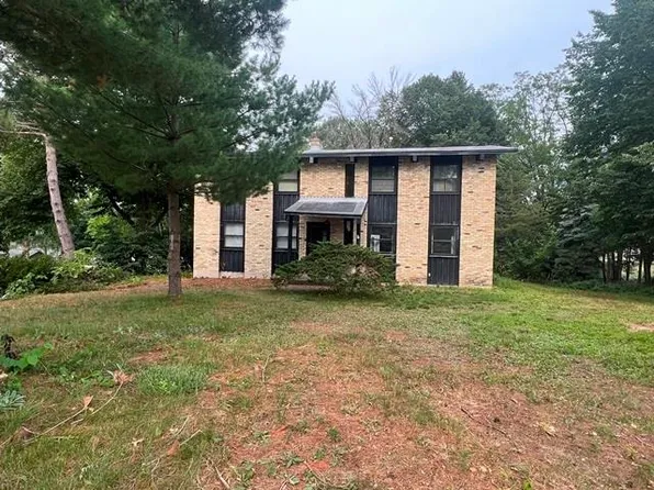 121 Charles St, Portage, WI 53901