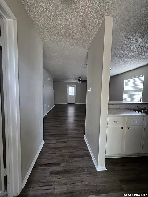 Building Photo - 546 Dukeway #1