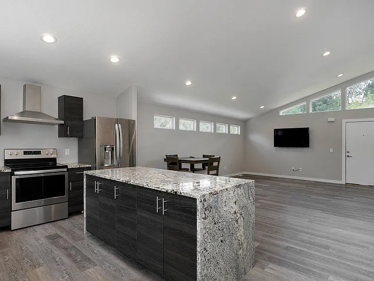 653 S Fairway Ave — Photo 12