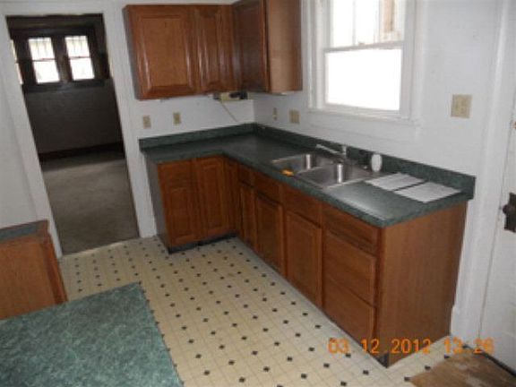 5th image of 66 Glenwood Blvd
