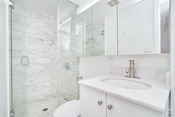 Rented by Keller Williams NYC | media 20