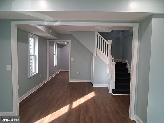 5th image of 219 Independence St