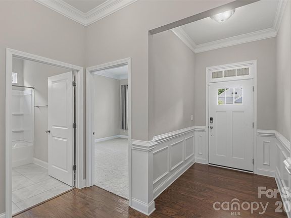5th image of 5021 Lydney Cir