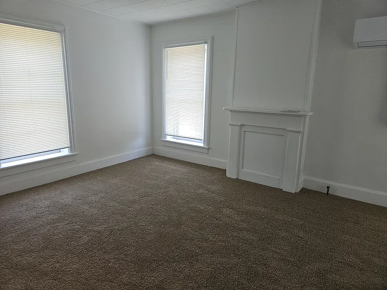3777 Broadway — Photo 12
