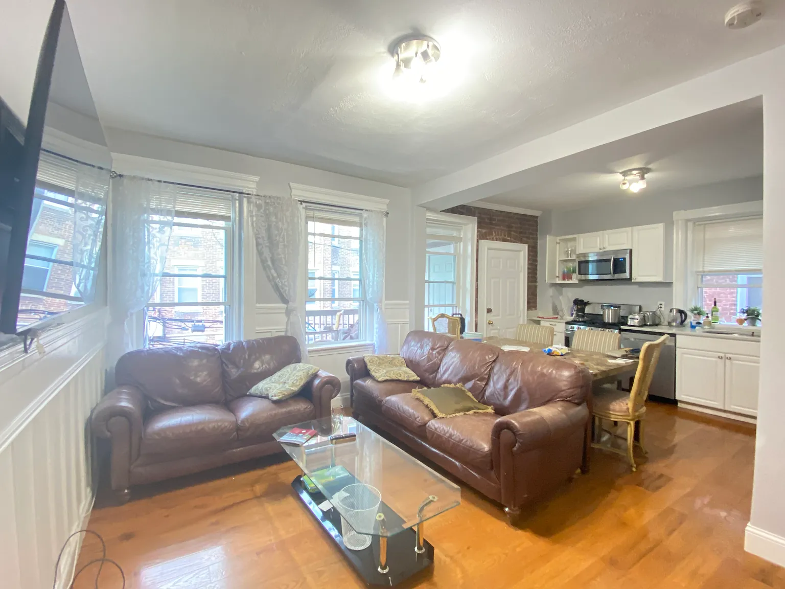 4 bed, 1400 sqft, $4,900 — Photo 2