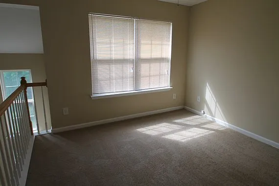 1425 Autumn Creek Ct — Photo 4