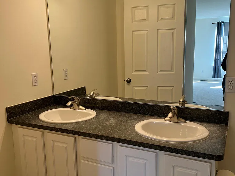 3218 Camden Dr — Photo 13