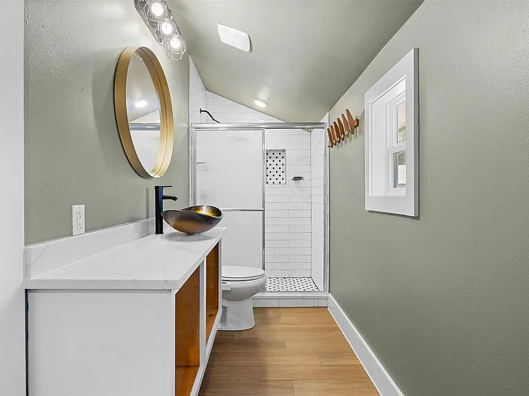 823 Hickory St — Photo 11