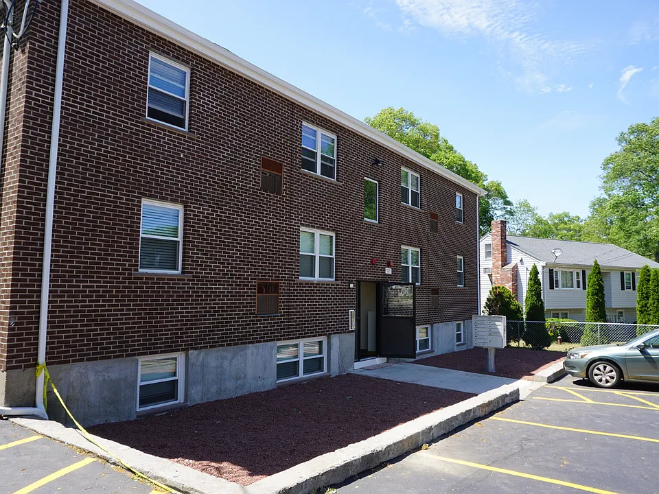 38 W Elm Ter #1