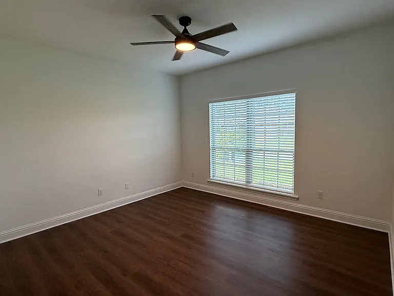 10510 Dunmore Dr — Photo 10