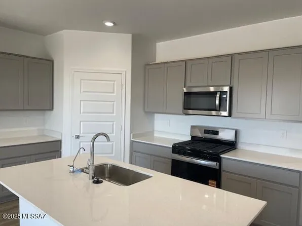 12232 E Morris Carson Dr, Vail, AZ 85641