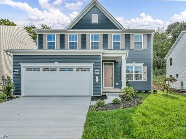 441 Hidden Feather Dr, Chardon, OH 44024