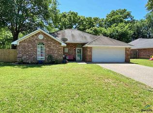 101 Cedar Ln, Chandler, TX 75758