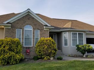 1717 Crystal Dr, La Grange, KY 40031