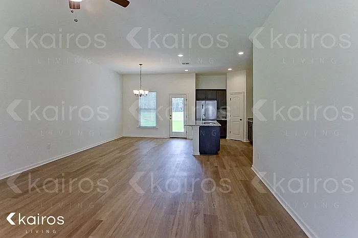 113 Teddy Ln — Photo 3