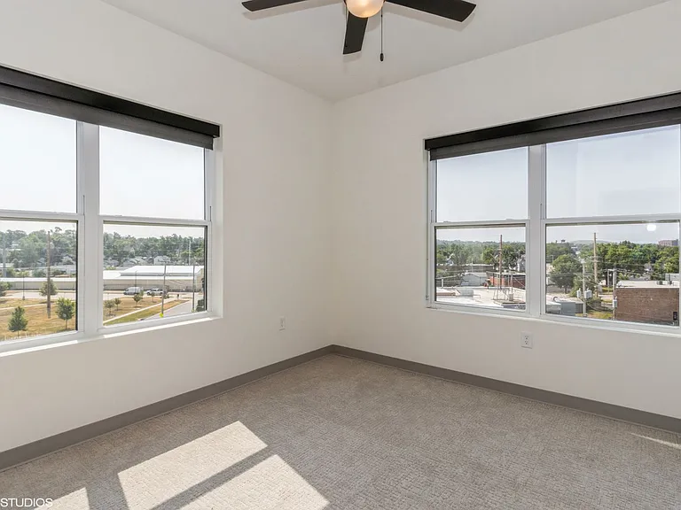 The Leo at the Hub Apartments — Photo 89