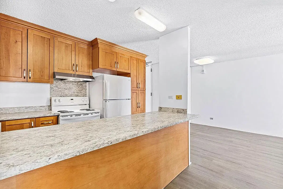 2 bed, 744 sqft, $2,400 — Photo 2