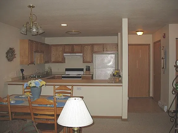 1 bed, 700 sqft, $750 — Photo 2