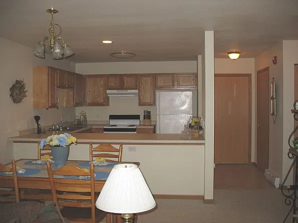 618 Christel Dr #4, Valders, WI 54245