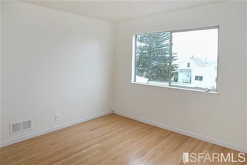 5th image of 221 Farallones St