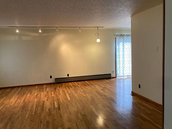 Dining area (or extended Living room area) as seen from Living Room