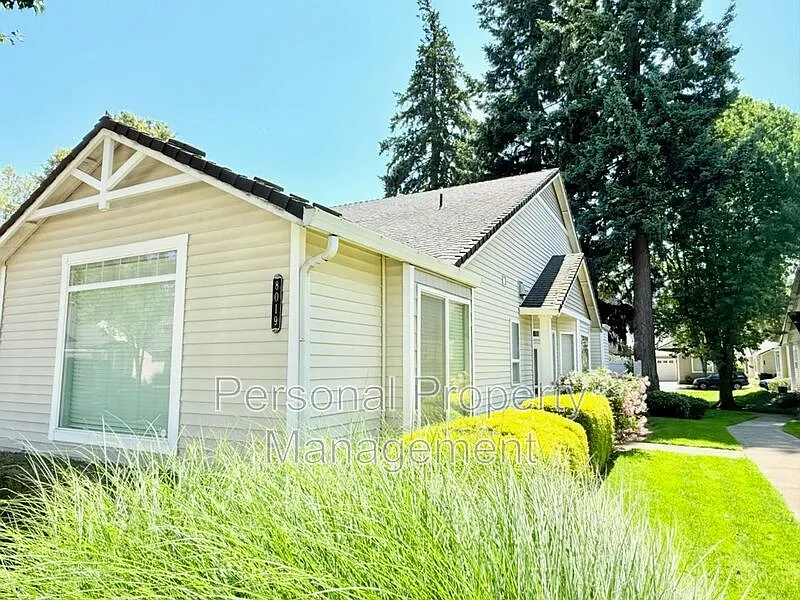 2 bed, 2.0 bath, 1230 sqft, $1,995 — Photo 2