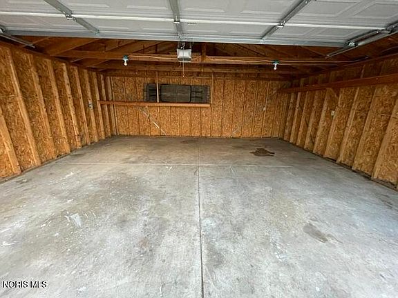 5th image of 2141 Joffre Ave