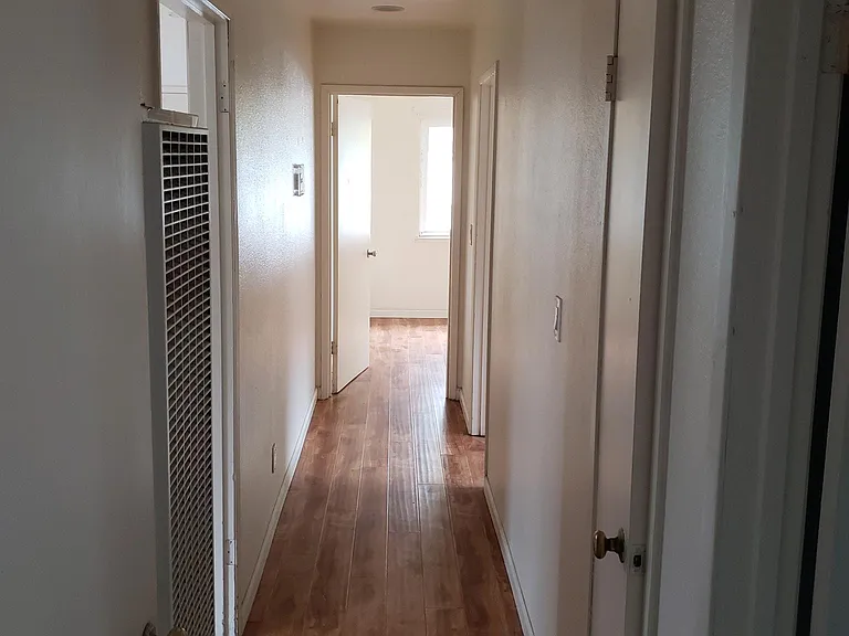 886 N 14th St — Photo 6