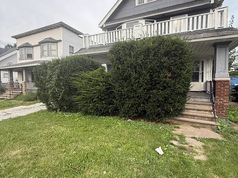 3129 W 98th St #UP — Photo 1