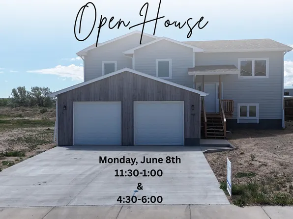 915 Flicker St, Douglas, WY 82633
