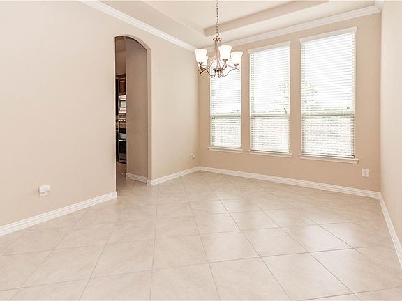 3rd image of 600 Thetford Ln