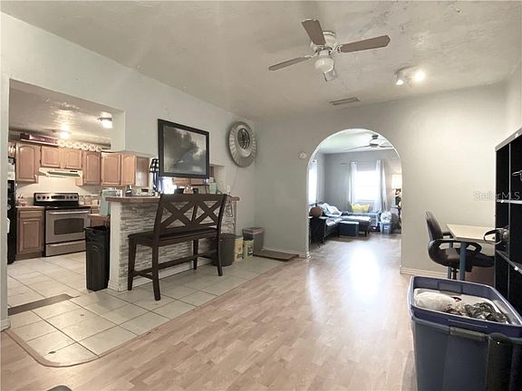 4th image of 1804 W Cluster Ave