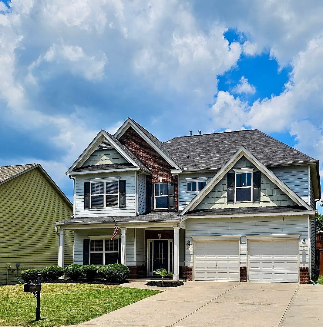 Don't miss this Gorgeous 4 BR Home in the heart of Simpsonville! Fenced Backyard with Lawn Mainte... — Photo 1
