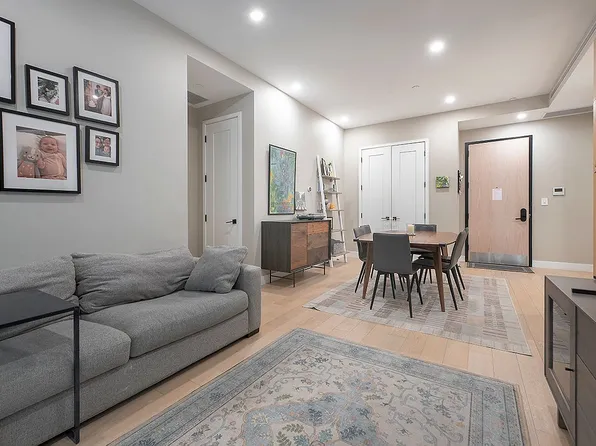 45-07 Court Sq #3A, Long Island City, NY 11101