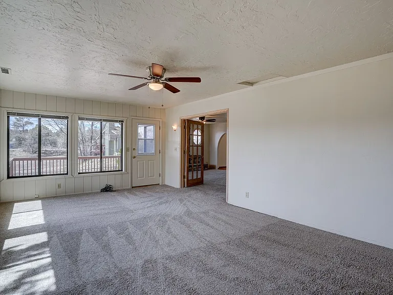 585 Mosher Ln — Photo 14