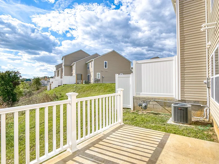 1210 Providence Blvd — Photo 31