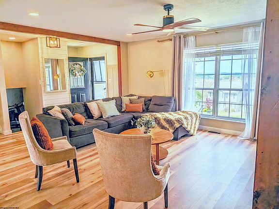 4th image of 286 Eastgate Dr