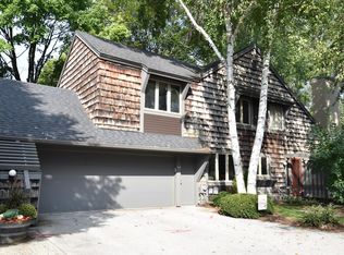 94 Woodfield Ct, Racine, WI 53402