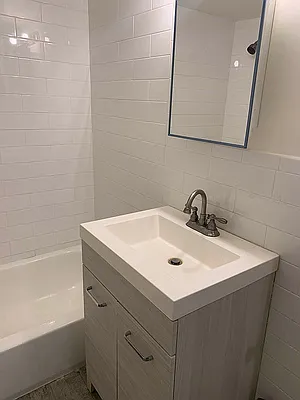 Rented by Book A Broker | media 10