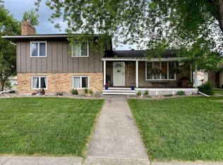 3013 2nd St N, Fargo, ND 58102