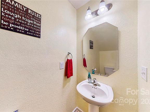 4th image of 7613 Mockernut Dr